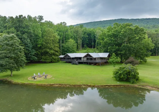 Homes for sale in Chickamauga, GA | 1261 S Cedar Ln, Chickamauga, GA 30707 | MLS# 1516248