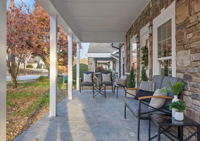 Photo 2 of Single family home for sale at 800 Barton Ave, Chattanooga, TN 37405 | MLS# 1516180 | Listing updated on 2026-09-01