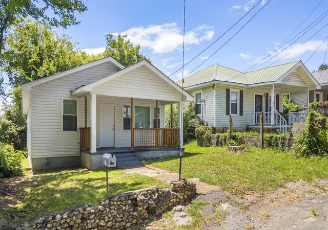 Homes for sale in Rossville, GA | 211 Wilson St, Rossville, GA 30741 | MLS# 1529190