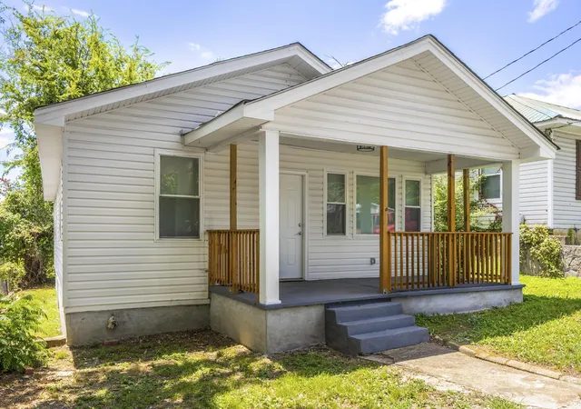 Homes for sale in Rossville, GA | 211 Wilson St, Rossville, GA 30741 | MLS# 1529190