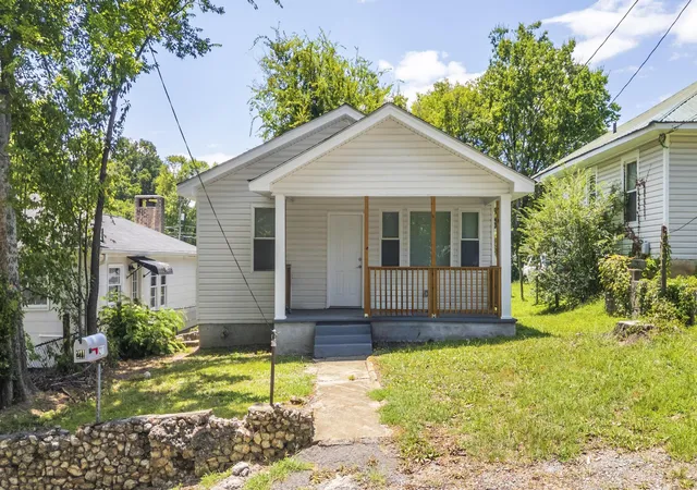 Homes for sale in Rossville, GA | 211 Wilson St, Rossville, GA 30741 | MLS# 1529190