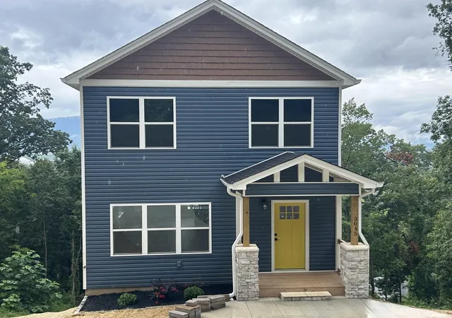 Homes for sale in Chattanooga, TN | 3045 Westside Dr, Chattanooga, TN 37404 | MLS# 1518882