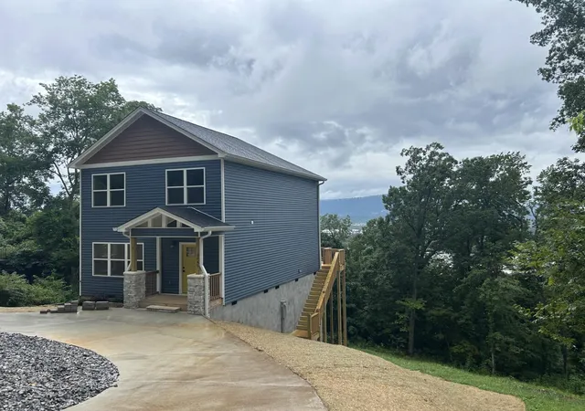 Homes for sale in Chattanooga, TN | 3045 Westside Dr, Chattanooga, TN 37404 | MLS# 1518882