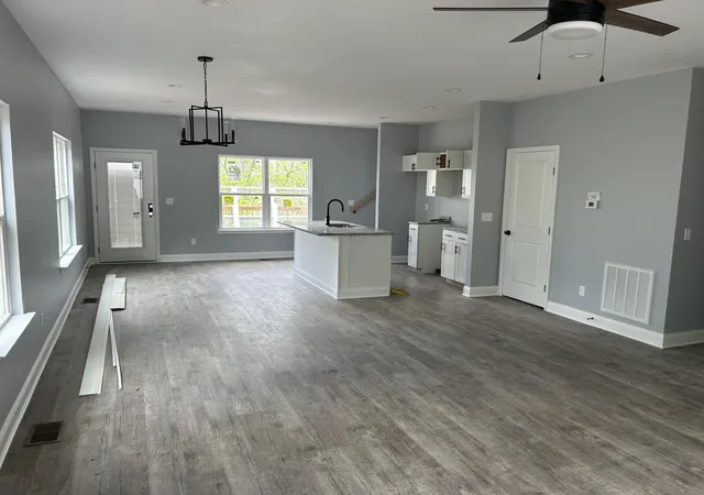 Homes for sale in Chattanooga, TN | 3045 Westside Dr, Chattanooga, TN 37404 | MLS# 1518882