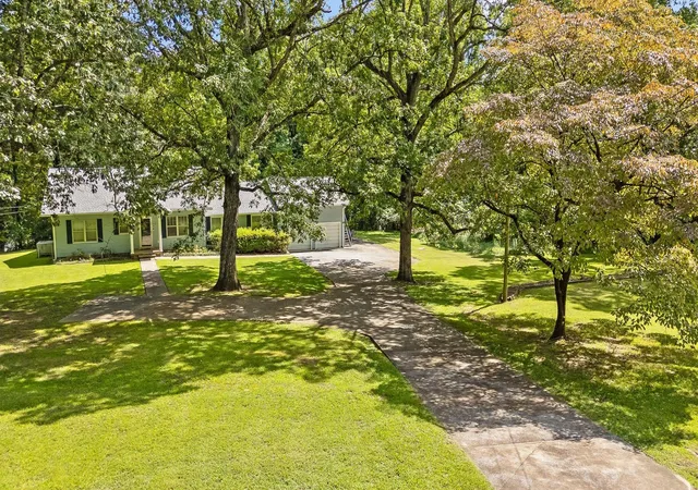 Homes for sale in Signal Mountain, TN | 1702 James Blvd, Signal Mountain, TN 37377 | MLS# 1518977