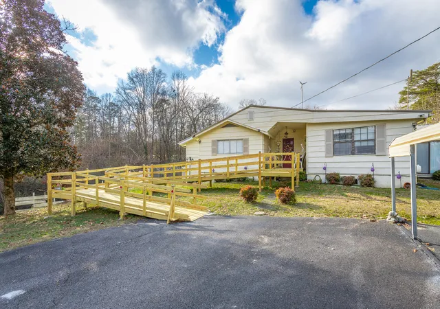 Photo 3 of Single family home for sale at 8509 Fair Oaks Rd, Hixson, TN 37343 | MLS# 1519069 | Listing updated on 2026-09-18
