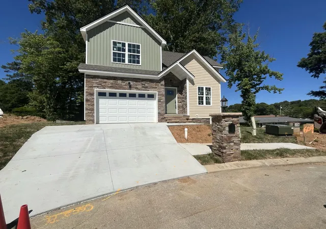 Photo 1 of Single family home for sale at 604 Harvey Ln, Chattanooga, TN 37411 | MLS# 1520249 | Listing updated on 2026-09-15
