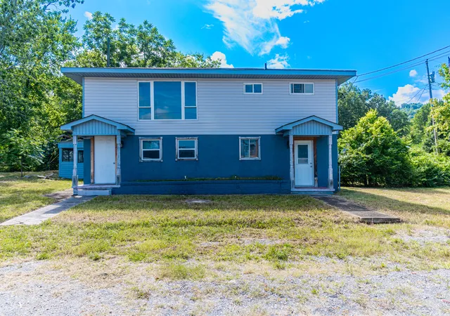 2nd image of 806 Mcfarland Ave, Rossville, GA 30741 | MLS# 1520521