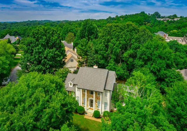 Homes for sale in Hixson, TN | 1834 Bay Pointe Dr, Hixson, TN 37343 | MLS# 1537195