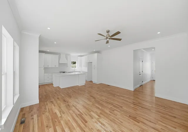 Photo 3 of Single family home for sale at 930 Lullwater Rd, Chattanooga, TN 37405 | MLS# 1530148 | Listing updated on 2026-09-22