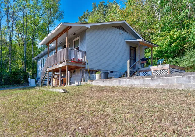 Photo 3 of Multi family home for sale at 925 Magnolia St, Rossville, GA 30741 | MLS# 1523303 | Listing updated on 2026-05-04