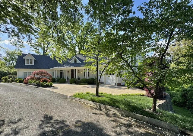 1st image of 1117 Winding Oaks Way, Chattanooga, TN 37405 | MLS# 1524801