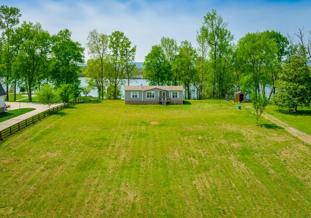 Photo 4 of Single family home for sale at 1118 Holly Glen Ln, Decatur, TN 37322 | MLS# 1524483 | Listing updated on 2026-05-06