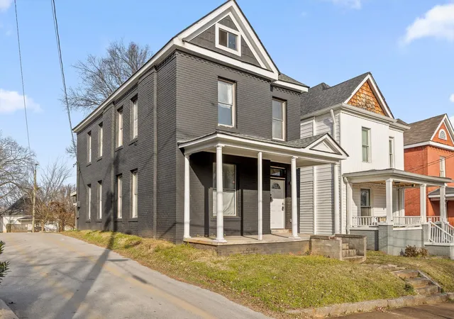 Homes for sale in Chattanooga, TN | 809 Fairview Ave, Chattanooga, TN 37403 | MLS# 1524651