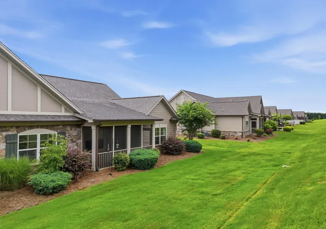 Photo 2 of Townhouse for sale at 1746 Sedgefield Dr, Ooltewah, TN 37363 | MLS# 1531904 | Listing updated on 2026-10-08