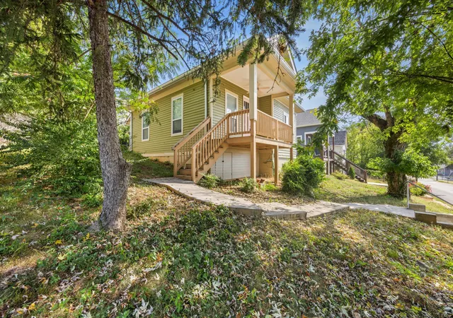 Homes for sale in Chattanooga, TN | 513 W Bell Ave, Chattanooga, TN 37405 | MLS# 1525989
