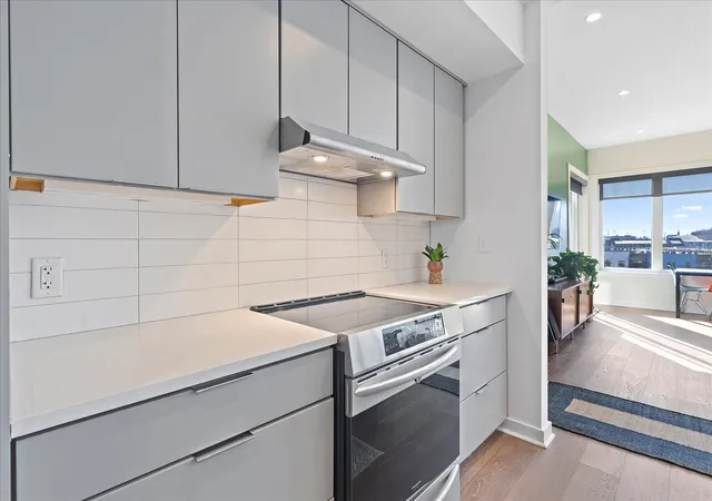 Homes for sale in Chattanooga, TN | 411 Fairpoint St #202, Chattanooga, TN 37405 | MLS# 1527787