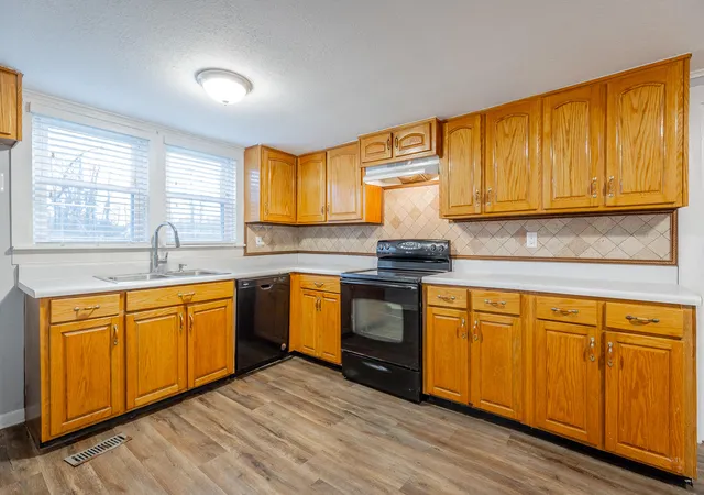 Photo 3 of Sale Pending at 11724 Old Back Valley Rd, Soddy Daisy, TN 37379 | MLS# 1526184 | Listing updated on 2026-01-14