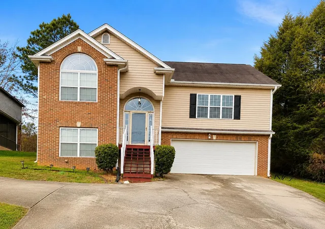 Photo 1 of Single family home for sale at 2101 Mae Dell Rd, Chattanooga, TN 37421 | MLS# 1527191 | Listing updated on 2026-08-03