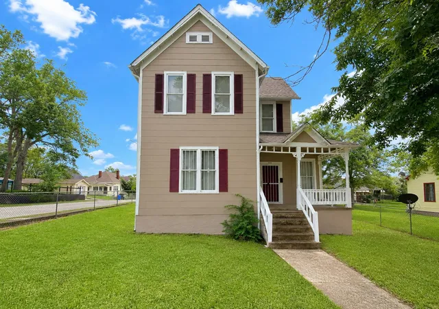 Homes for sale in Chattanooga, TN | 900 S Greenwood Ave, Chattanooga, TN 37404 | MLS# 1527277