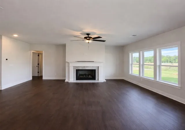 Photo 3 of Sale Pending at 5926 Hightower Dr #4, Hixson, TN 37343 | MLS# 1527285 | Listing updated on 2026-09-25