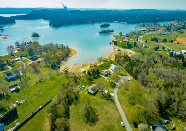 Homes for sale in Spring City, TN | 273 Lenore Ln, Spring City, TN 37381 | MLS# 1527367