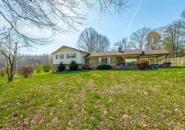 2nd image of 724 Watts Bar Hwy, Spring City, TN 37381 | MLS# 1531224