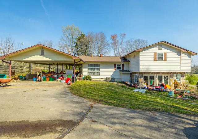 5th image of 724 Watts Bar Hwy, Spring City, TN 37381 | MLS# 1531224