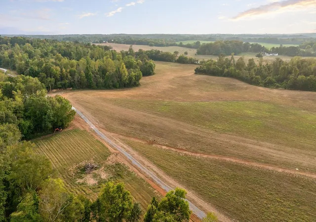 Homes for sale in Cedar Hill, TN | 7 Sturgeon Creek Rd, Cedar Hill, TN 37032 | MLS# 1527557