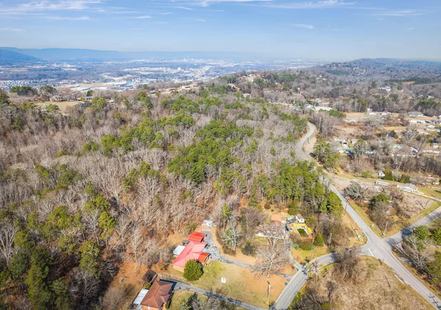 3rd image of 1591 Park City Rd, Rossville, GA 30741 | MLS# 1528038