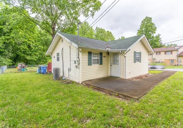 2nd image of 1905 Tunnel Blvd, Chattanooga, TN 37406 | MLS# 1527865