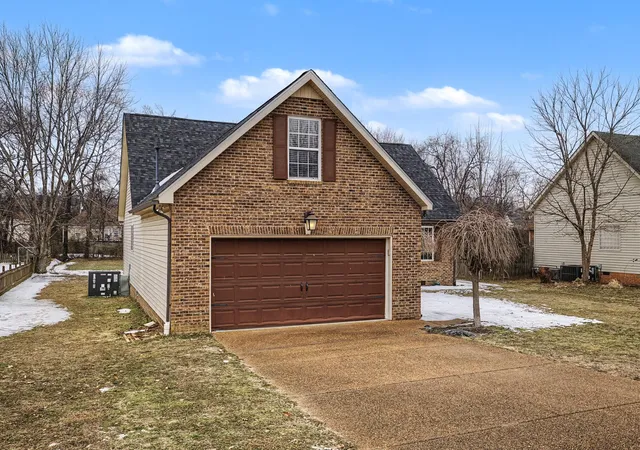 Homes for sale in Spring Hill, TN | 1909 Amacher Dr, Spring Hill, TN 37174 | MLS# 1527974