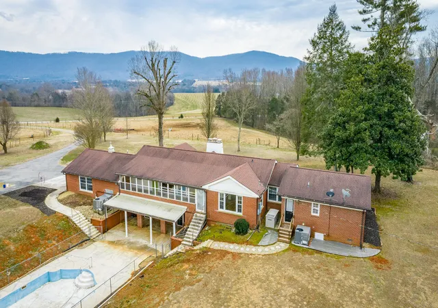 Homes for sale in Pikeville, TN | 37803 US 127, Pikeville, TN 37367 | MLS# 1528560