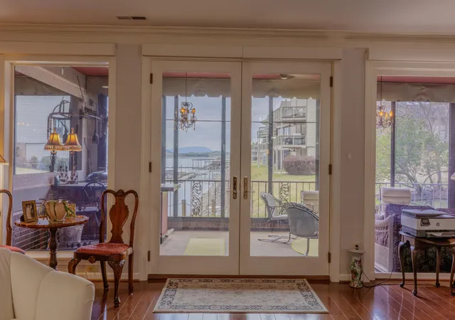 3rd image of 4274 Lakeshore Ln, Chattanooga, TN 37415