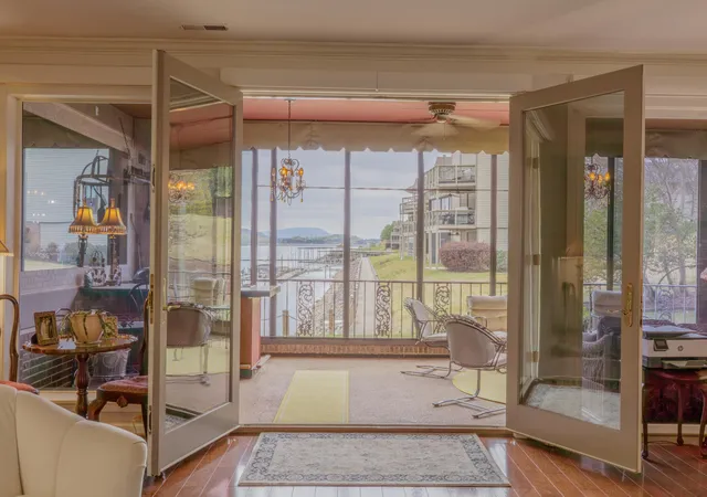 2nd image of 4274 Lakeshore Ln #100, Chattanooga, TN 37415 | MLS# 1531711