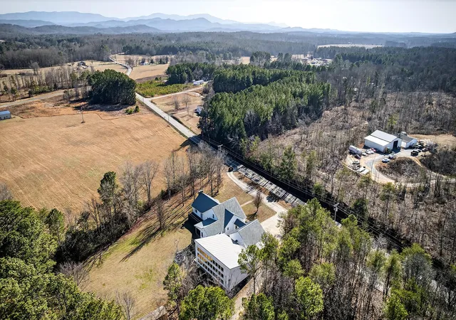 3rd image of 3195 Ladd Springs Rd Se, Old Fort, TN 37362 | MLS# 1532605