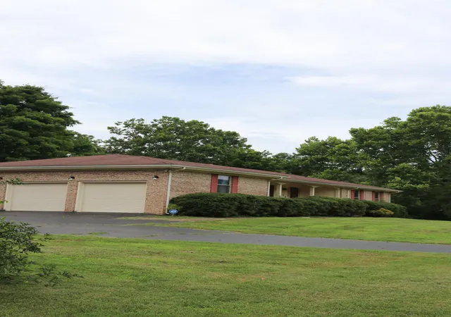 Homes for sale in Whitwell, TN | 557 Alvin York Hwy, Whitwell, TN 37397 | MLS# 1528375