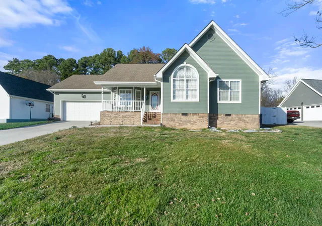 Photo 1 of Single family home for sale at 173 Autumn Dr, Ringgold, GA 30736 | MLS# 1529486 | Listing updated on 2026-09-21