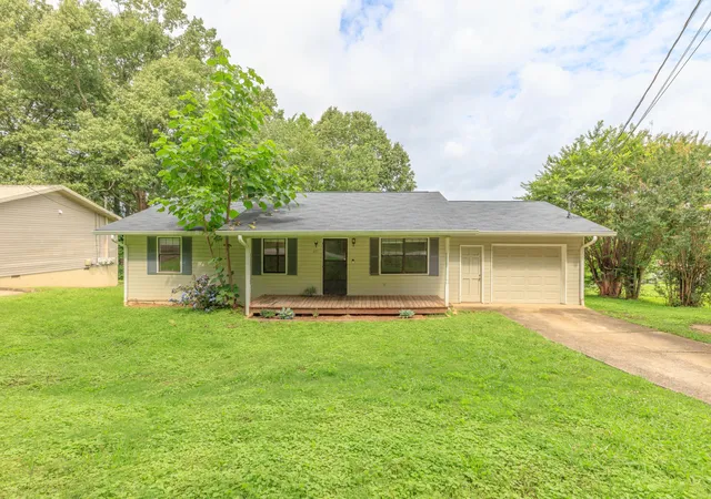 1st image of 403 Missionary Ave, Rossville, GA 30741 | MLS# 1528778