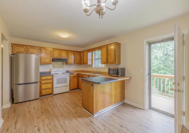 4th image of 403 Missionary Ave, Rossville, GA 30741 | MLS# 1528778