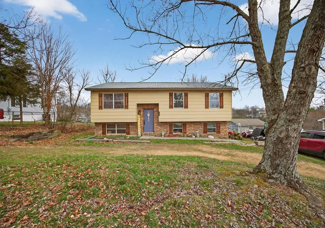 Photo 1 of Single family home for sale at 230 Se Fairview Dr, Cleveland, TN 37323 | MLS# 1529209 | Listing updated on 2026-09-02
