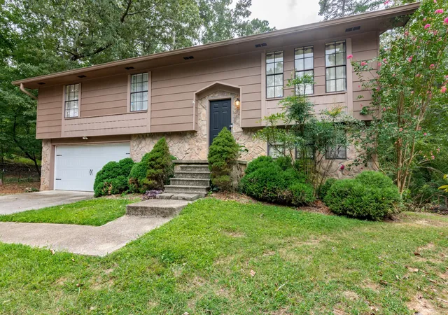 Photo 3 of Sale Pending at 674 Charbell St, Hixson, TN 37343 | MLS# 1529865 | Listing updated on 2026-06-20