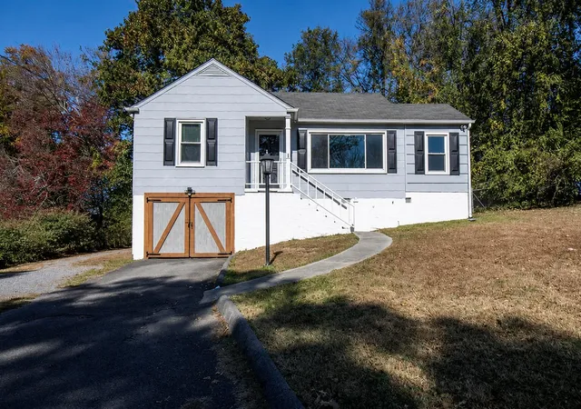 Homes for sale in Rossville, GA | 418 Warren St, Rossville, GA 30741 | MLS# 1529585