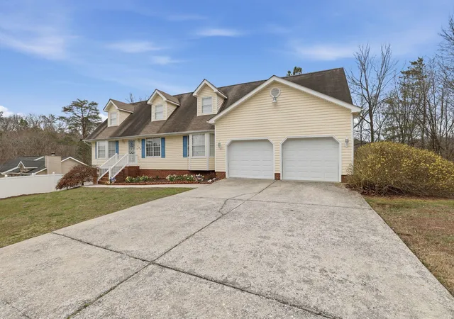 3rd image of 325 Battlefield Dr, Ringgold, GA 30736 | MLS# 1529640