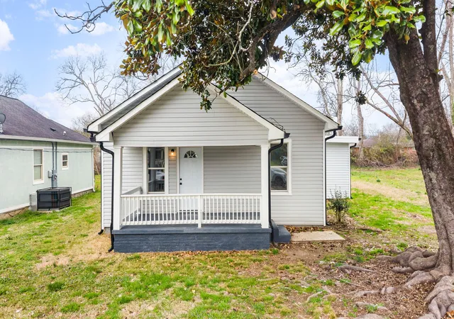 Homes for sale in Chattanooga, TN | 1055 N Orchard Knob Ave, Chattanooga, TN 37406 | MLS# 1529642