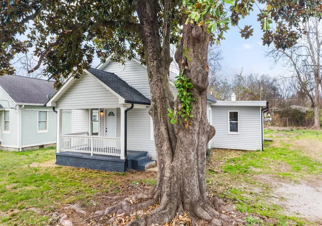 Homes for sale in Chattanooga, TN | 1055 N Orchard Knob Ave, Chattanooga, TN 37406 | MLS# 1529642