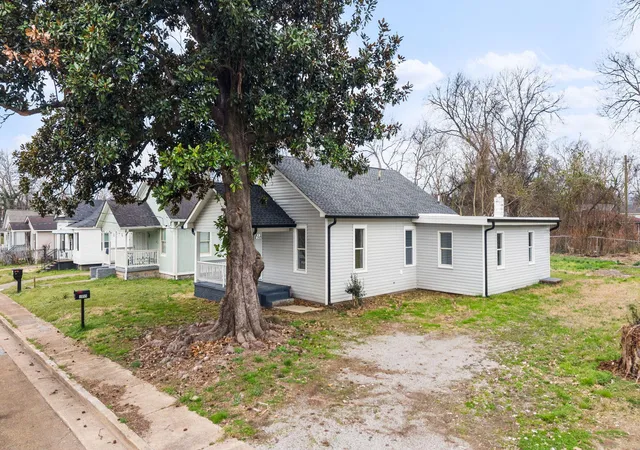 Homes for sale in Chattanooga, TN | 1055 N Orchard Knob Ave, Chattanooga, TN 37406 | MLS# 1529642