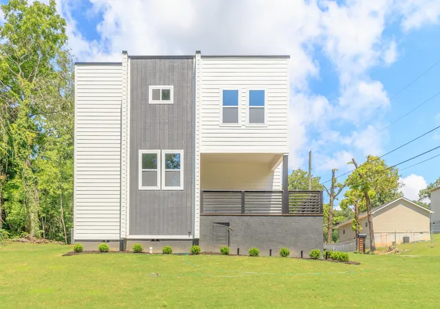 Photo 2 of Single family home for sale at 707 Sylvan Dr, Chattanooga, TN 37411 | MLS# 1530029 | Listing updated on 2026-09-08
