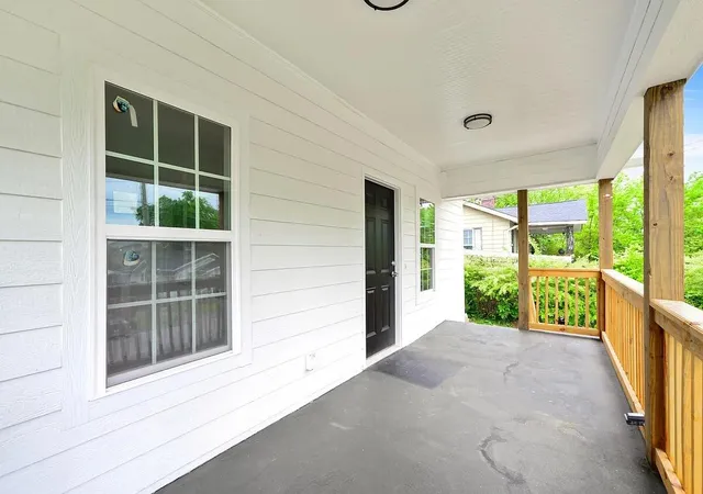 Photo 2 of Single family home for sale at 1240 Wheeler Ave, Chattanooga, TN 37406 | MLS# 1530314 | Listing updated on 2026-07-13