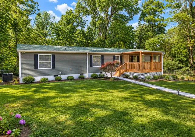 Homes for sale in Soddy Daisy, TN | 11451 Back Valley Rd, Soddy Daisy, TN 37379 | MLS# 1530317